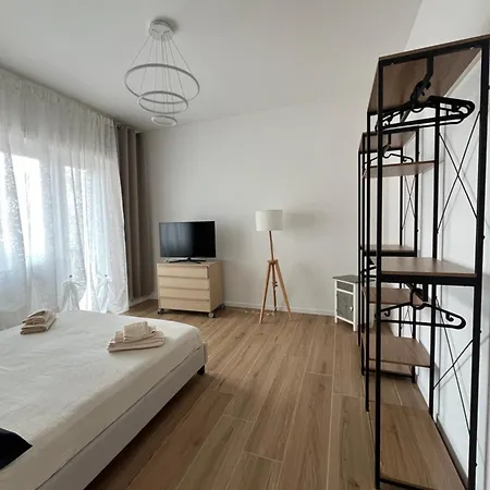 Pollyhouse Roma